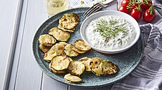 Cuketové chipsy a tzatziki