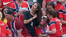 Isabel Haugseng Johansenová podporuje svého partnera v d�ji�ti MS