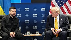 Ukrajinský prezident Volodymyr Zelenskyj (vlevo) a americký prezident Donald Trump.