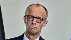 N�mecký kanclé� Friedrich Merz vystupuje na tiskové konferenci v Berlín�. (3....
