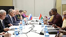Ruský ministr zahrani�í Sergej Lavrov se ú�astní setkání v Niamey. (8. �ervence...