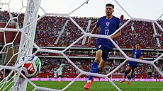 Chorvat Su�i� sice dostal mí� do brány Portugalc�, gól ale neplatil kv�li...
