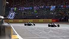 Charles Leclerc dojí�dí do cíle Velké ceny Velké Británie p�ed domácím...