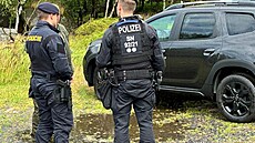 Policisté hlídkují v národním parku �eské �výcarsko.