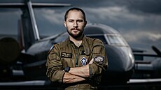 Vesmír ho fascinoval odmala, sny se mu plní. Ale� Svoboda bude pilotem...