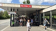 Linka pra�ského metra C v úseku Ka�erov - Háje stojí z d�vodu �lov�ka v...