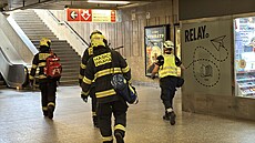 Linka pra�ského metra C v úseku Ka�erov - Háje stojí z d�vodu �lov�ka v...