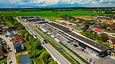 T�ebo�ský retail park se nachází na výjezdu z m�sta sm�rem na Bud�jovice....