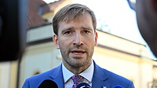 Ministr zdravotnictví Adam Vojt�ch (ANO) hovo�í s noviná�i po sch�zce vlády k...