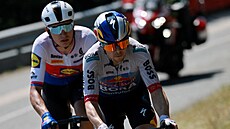Jan Tratnik a Mathias Vacek b�hem �tvrté etapy Tour de France