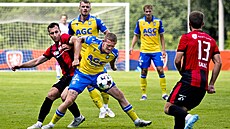 Bl�any, 8. 7. 2026, fotbalová p�íprava FK Teplice - FC Táborsko. Teplický Petr...