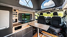 Z Traficu d�m na cestách: Wavecamper nabízí spaní, va�ení i nezávislost