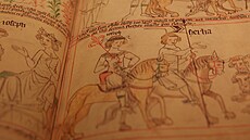 V Bílovci je k vid�ní výstava Koruny Karla IV. Jedním z lákadel je i faksimile...