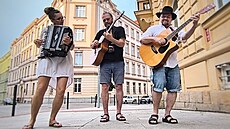 P�i odhalení pam�tní desky hospody U Koc� bylo veselo.