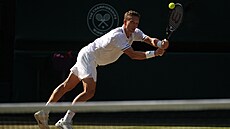 Ji�í Lehe�ka se natahuje pro mí�ek v osmifinále Wimbledonu.