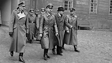 Heinrich Himmler (na snímku v pop�edí) za druhé sv�tové války takzvaný...