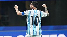 Argentinský úto�ník Lionel Messi slaví gól do sít� Egypta.