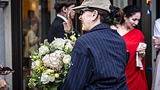 Francouzská here�ka Juliette Binoche dorazila p�ed karlovarský Grandhotel Pupp...