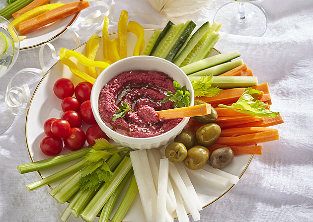 Hummus s červenou řepou: Barevná a zdravá pomazánka plná chuti