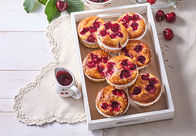 Vláčné jogurtové muffiny s višněmi: Snadný a rychlý recept