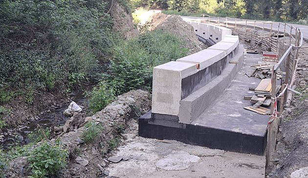 Opravy nejkratší spojky na Zbraslav se protáhne asi až do dubna. Záleží na počasí