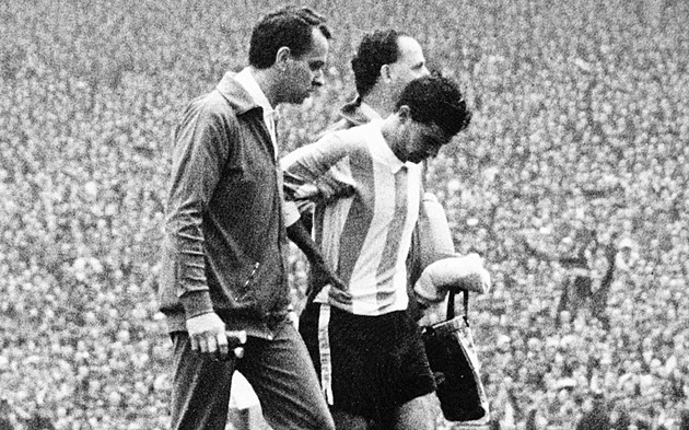 Footballer Antonio Rattín has died. The man who inspired the creation of red cards