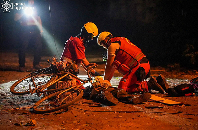 Rusko zasáhlo v Oděse obytný dům. Ukrajina hlásí mrtvé, mezi zraněnými i děti