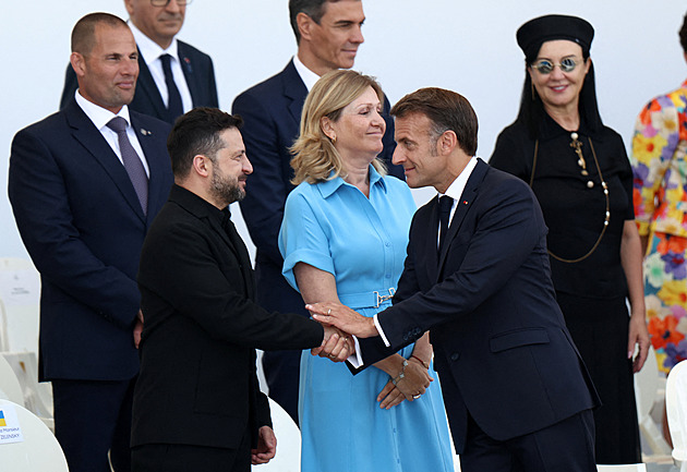 Accelerating anti-missile deliveries, Macron promised in a call with Zelenskyy