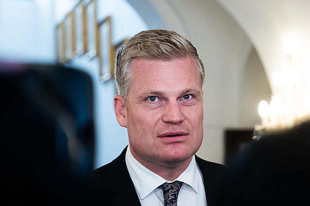 Turek se nebude účastnit porad vedení ani oficiálních jednání na ministerstvu