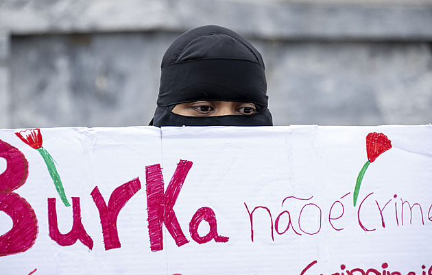 Zákon o burkách. Portugalci schválili zákaz zahalování obličeje na veřejnosti