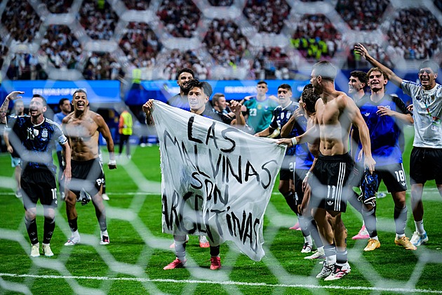 Spor o Falklandy uprostřed fotbalového mistrovství. Argentiny se zastal Bílý dům