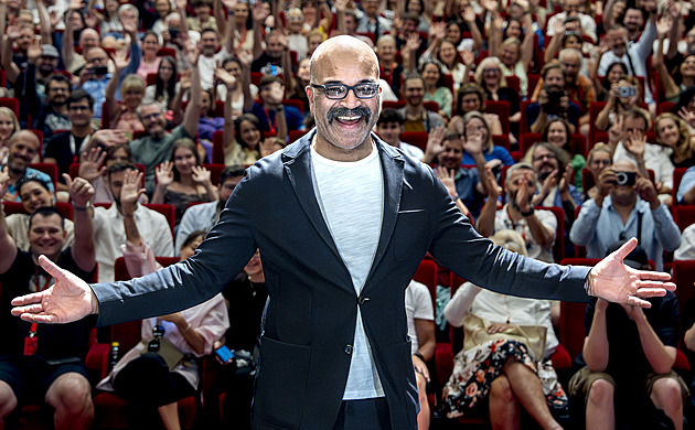 Poslední hvězda dorazila do Varů. Jeffrey Wright zavzpomínal na Bartošku