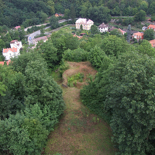 „České Pompeje“ i člunem ke klášteru. Archeologové vás vezmou na skrytá místa