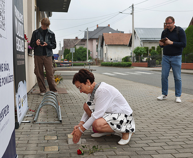 Final Stolperstein Completes Wartime Story of Innkeeper Family