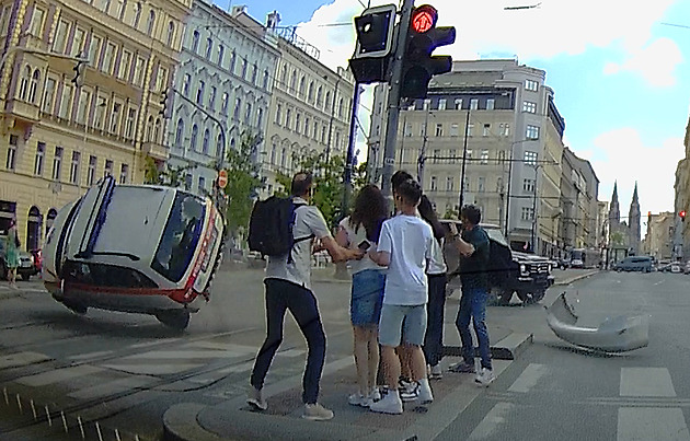 VIDEA TÝDNE: Turkova nehoda, zřícená socha a zničené vinohrady