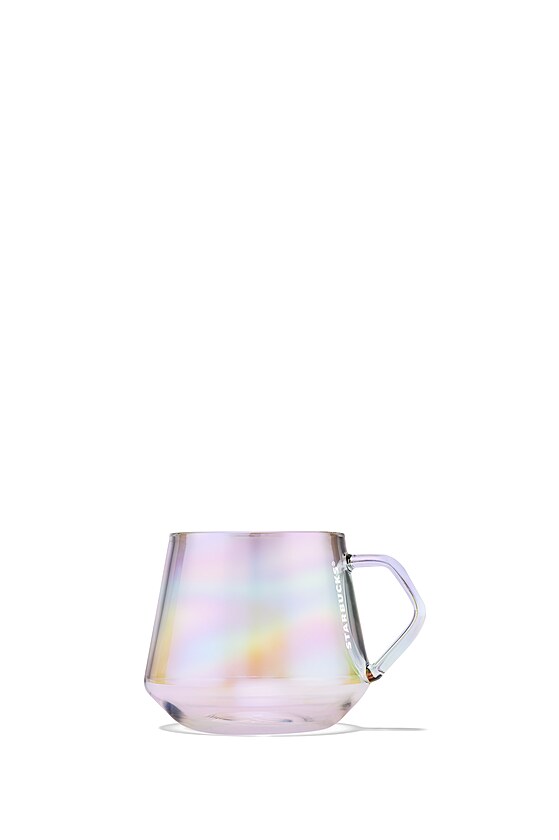 L�to ve Starbucks chutn� po jahod�ch, matche, karamelu i ledov� k�v�.