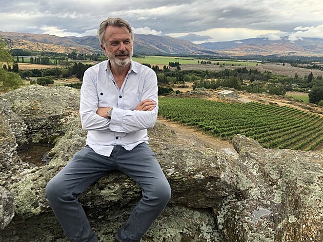 Sam Neill tavuğa Meryl Streep, ineğe ise Helena Bonham Carter adını verdi