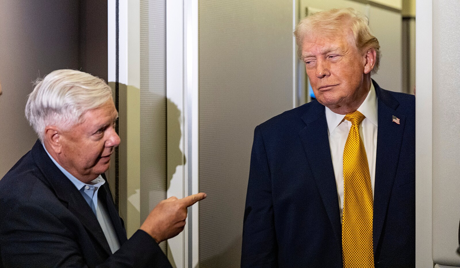 Náhle zemřel Trumpův blízký mentor. V únoru mu poradil válku s Íránem