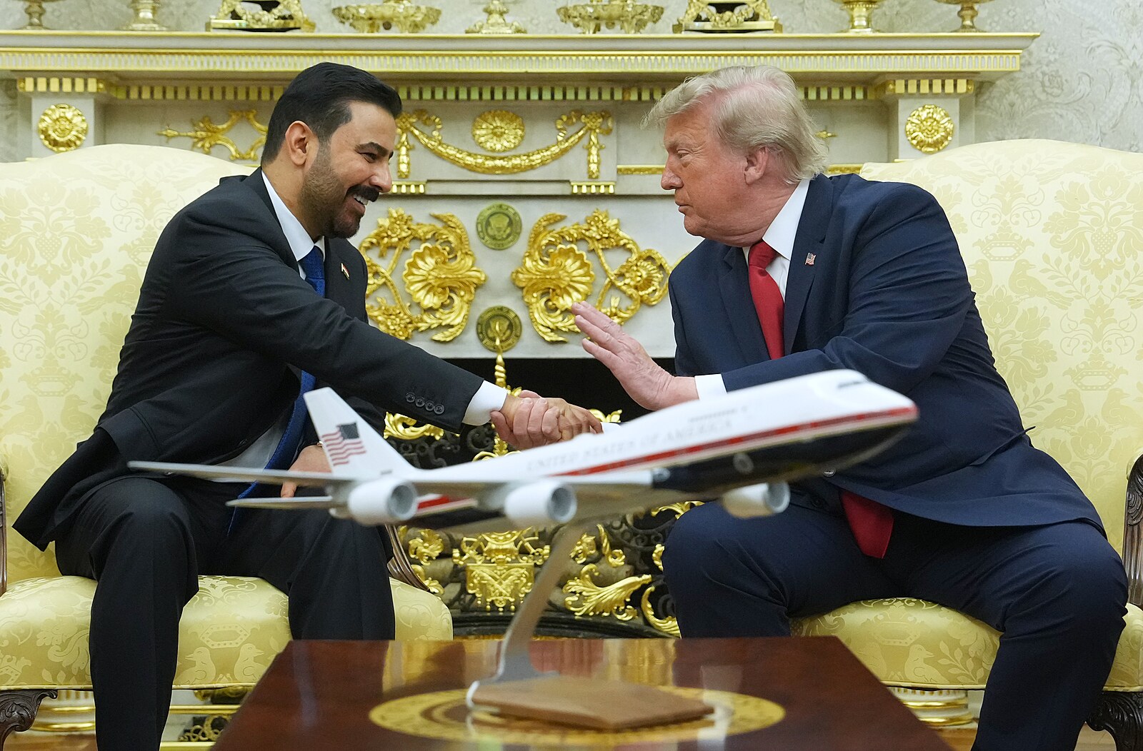 Armáda USA se do konce září zcela stáhne z Iráku. Premiér země se setkal s Trumpem