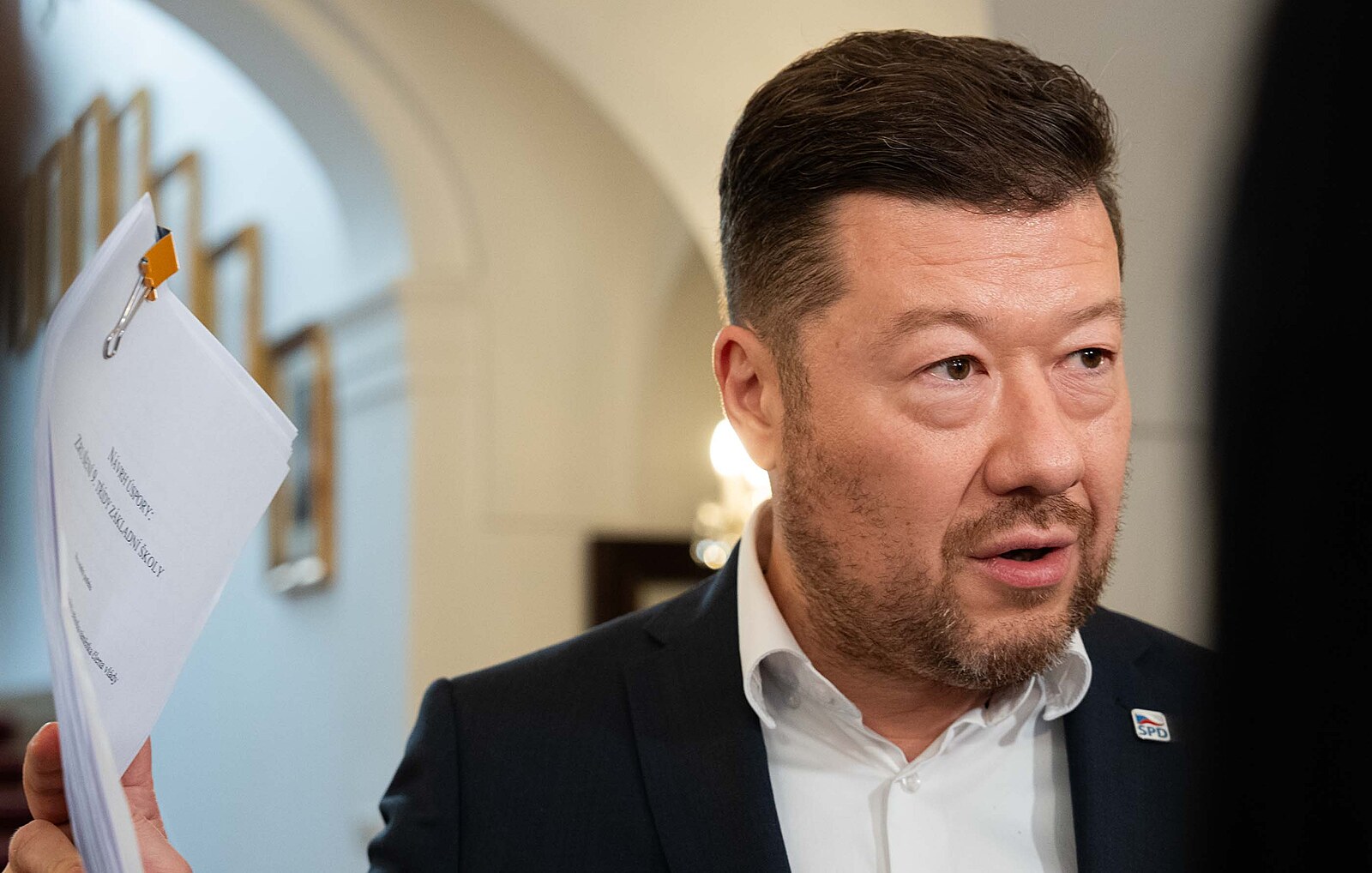 „Voliči SPD to nepochopí.“ Babiš a Okamura si vyříkali příspěvek na zbraně pro Ukrajinu