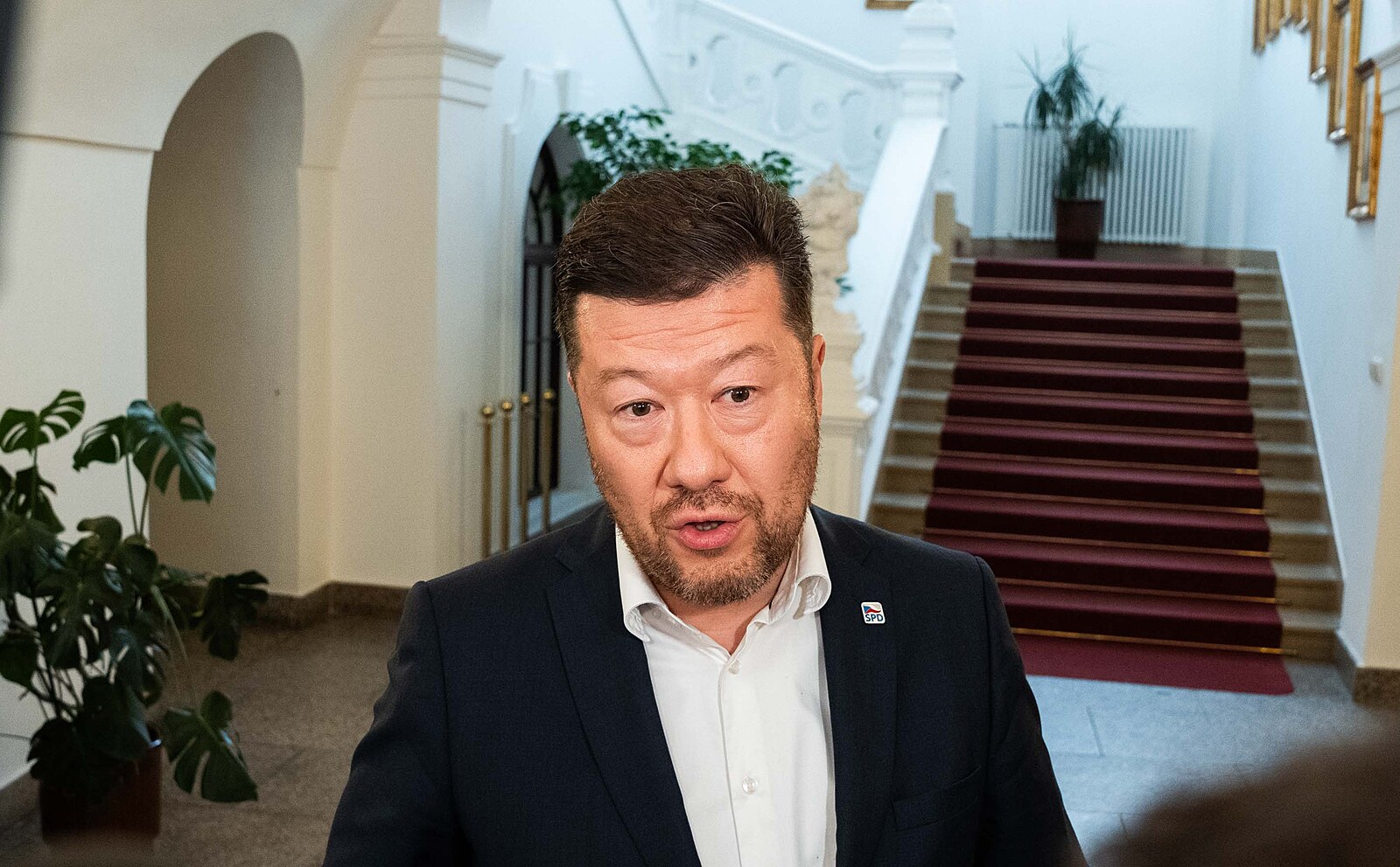 Okamura chce vyhostit Ukrajince, který ho urážel. Ať jde do první linie, napsal