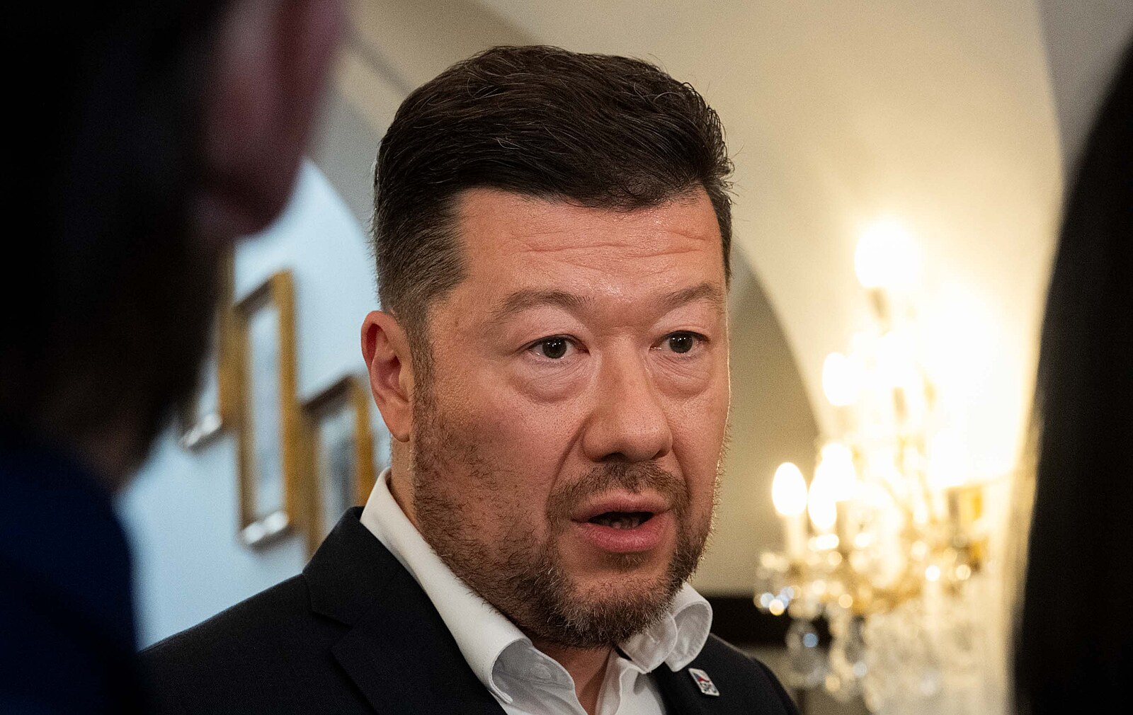 Zrušit víza a přivézt Terakotovou armádu. Předseda Sněmovny Okamura prozradil své plány v Číně