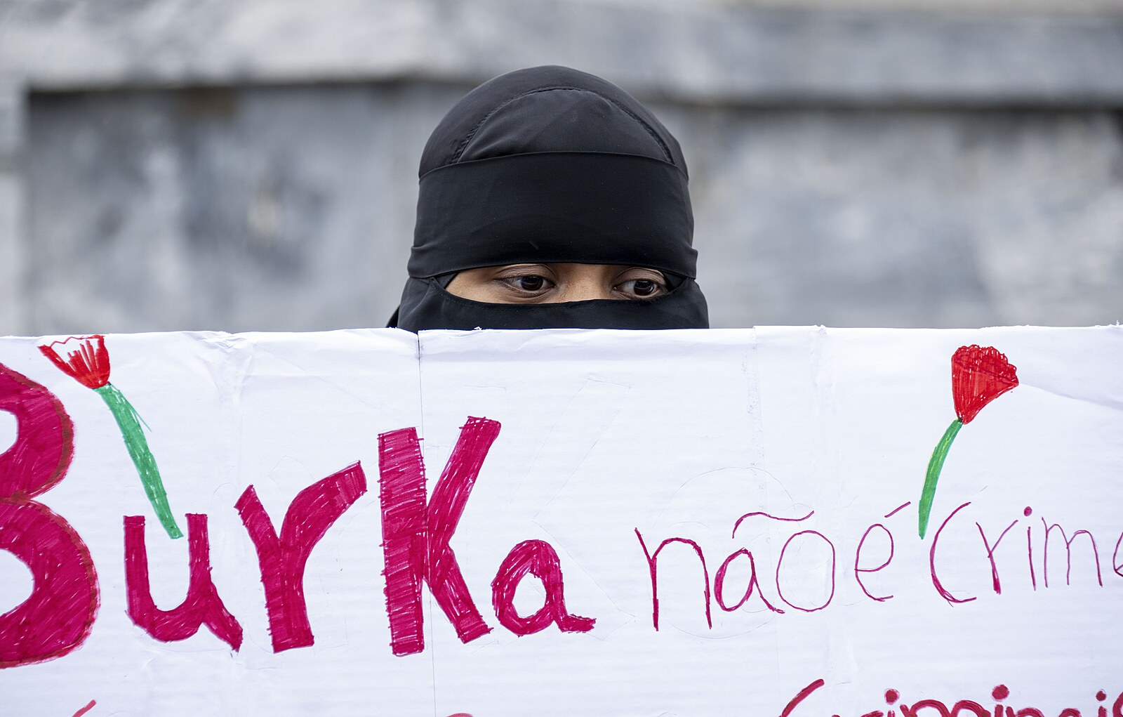 Zákon o burkách. Portugalci schválili zákaz zahalování obličeje na veřejnosti