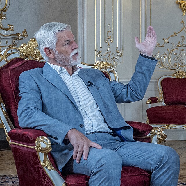 Prezident Petr Pavel poskytl rozhovor pro iDNES.cz, ve kter�m se v�noval aktu�ln�m politick�m ot�zk�m, kter�m �esk� republika �el�. Rozhovor moderuje Vladim�r Vok�l. (15. �ervence 2026)