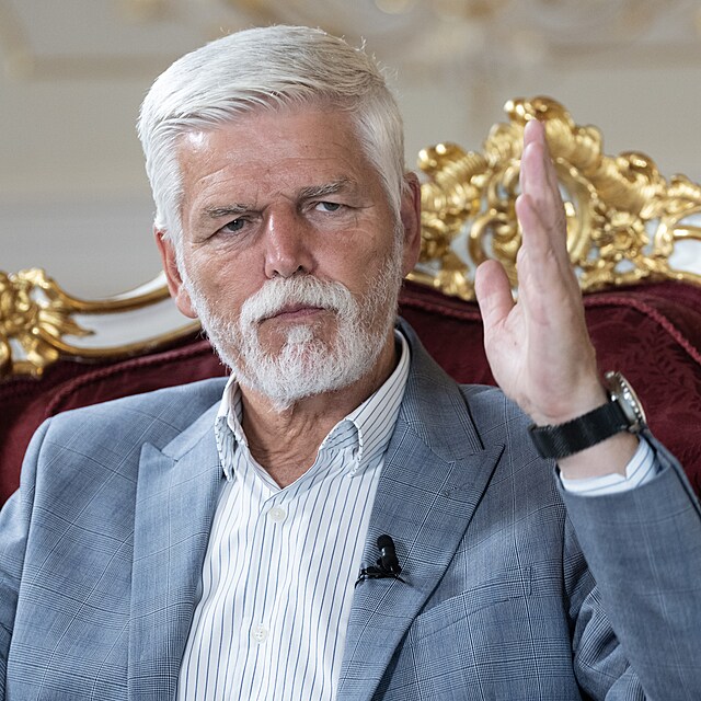 Prezident Petr Pavel poskytl rozhovor pro iDNES.cz, ve kter�m se v�noval aktu�ln�m politick�m ot�zk�m, kter�m �esk� republika �el�. Rozhovor moderuje Vladim�r Vok�l. (15. �ervence 2026)