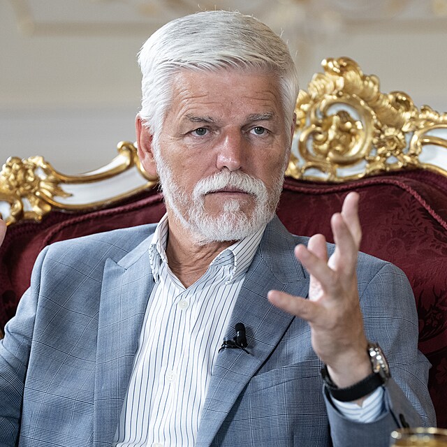 Prezident Petr Pavel poskytl rozhovor pro iDNES.cz, ve kter�m se v�noval aktu�ln�m politick�m ot�zk�m, kter�m �esk� republika �el�. Rozhovor moderuje Vladim�r Vok�l. (15. �ervence 2026)