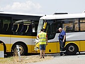Na Znojemsku se st�etly dva autobusy, na míst� je 40 zran�ných. (18. �ervence...