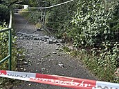 Betonová skulptura Rovnováha na Barrandovském most� se z�ítila. (17. �ervence...