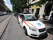 Filip Turek se v centru Prahy srazil s nemocni�ním autem. To skon�ilo na...