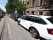 Filip Turek se v centru Prahy srazil s nemocni�ním autem. To skon�ilo na...